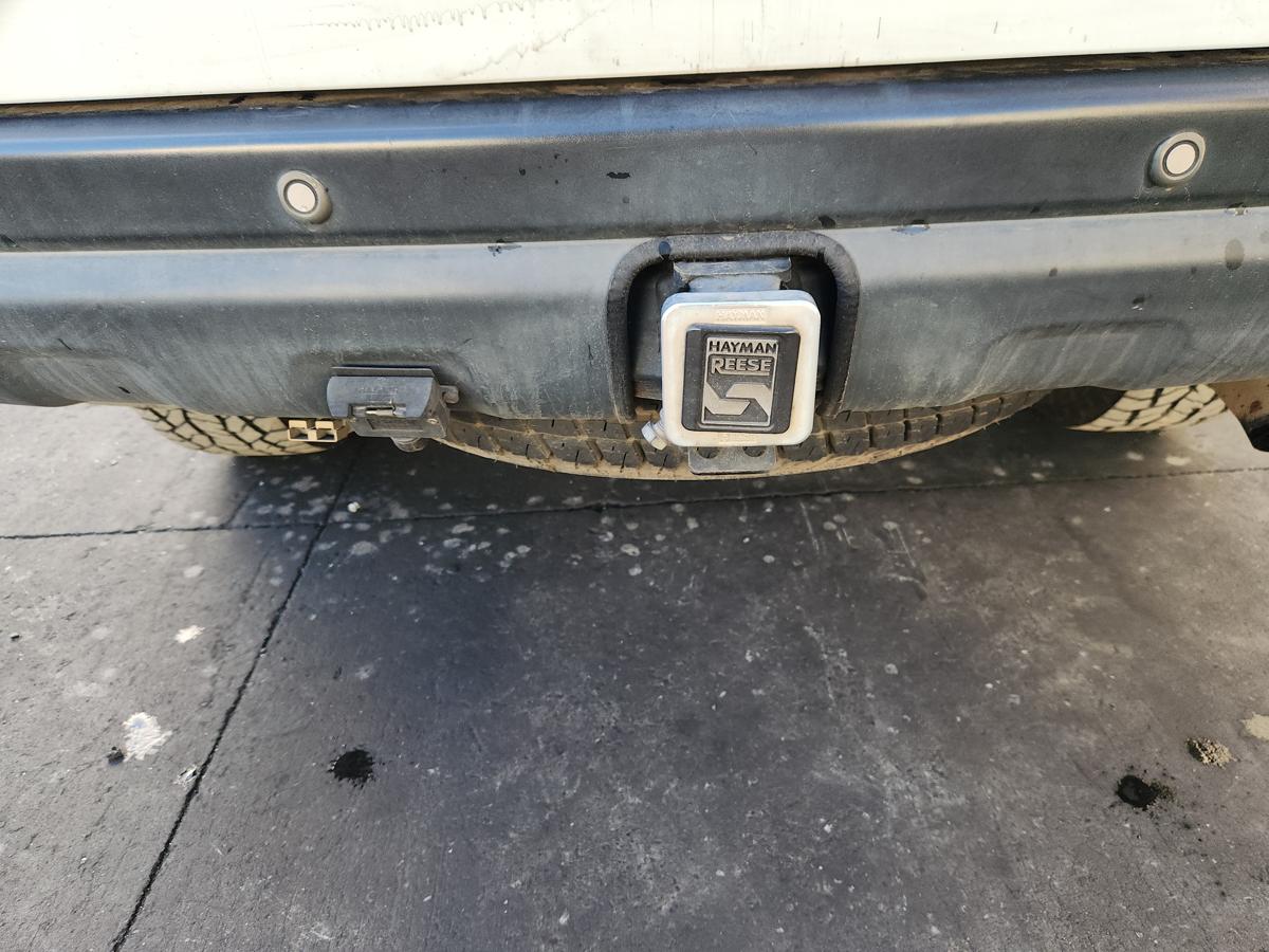 1000935493-Towbar
