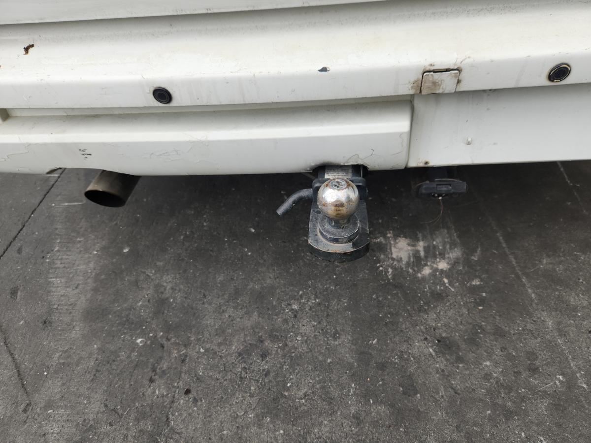 1000936526-Towbar