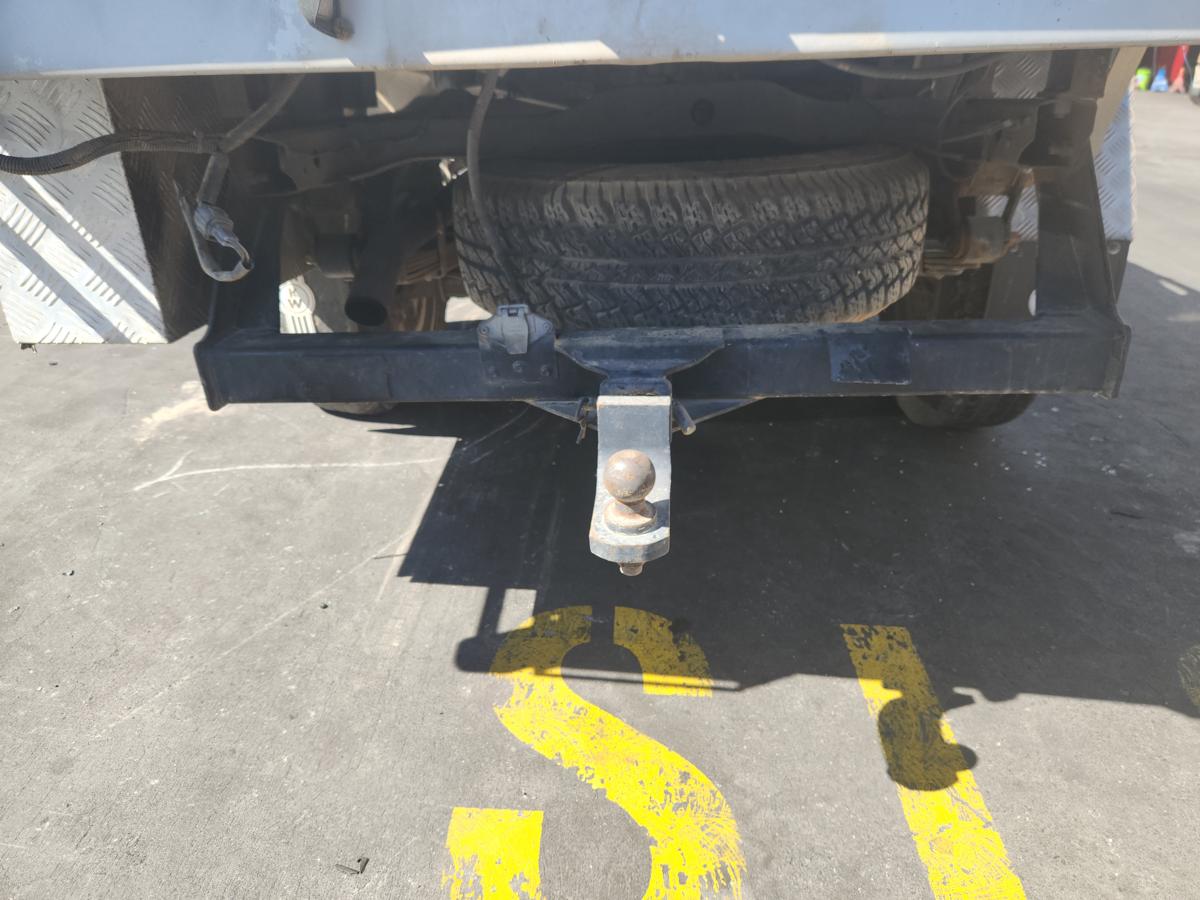 1000939853-Towbar