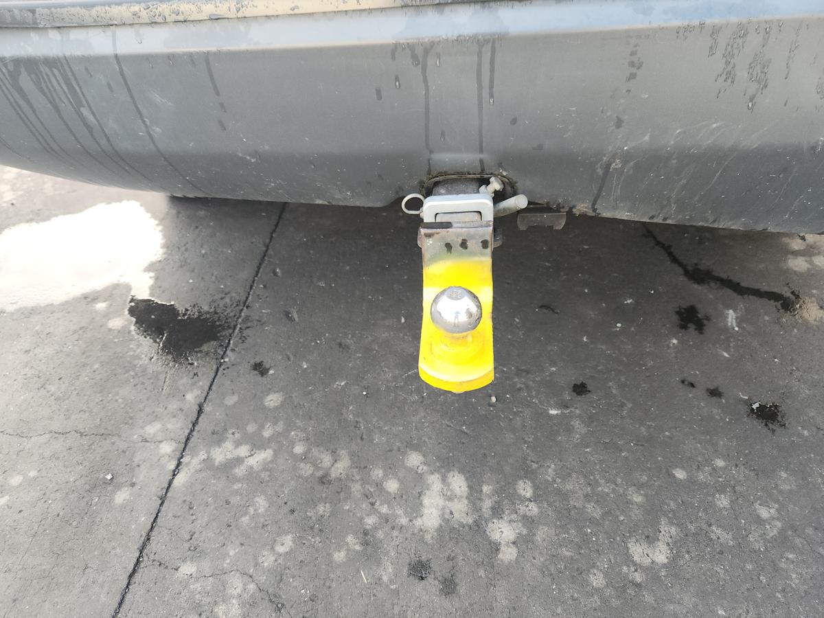 1000942642-Towbar