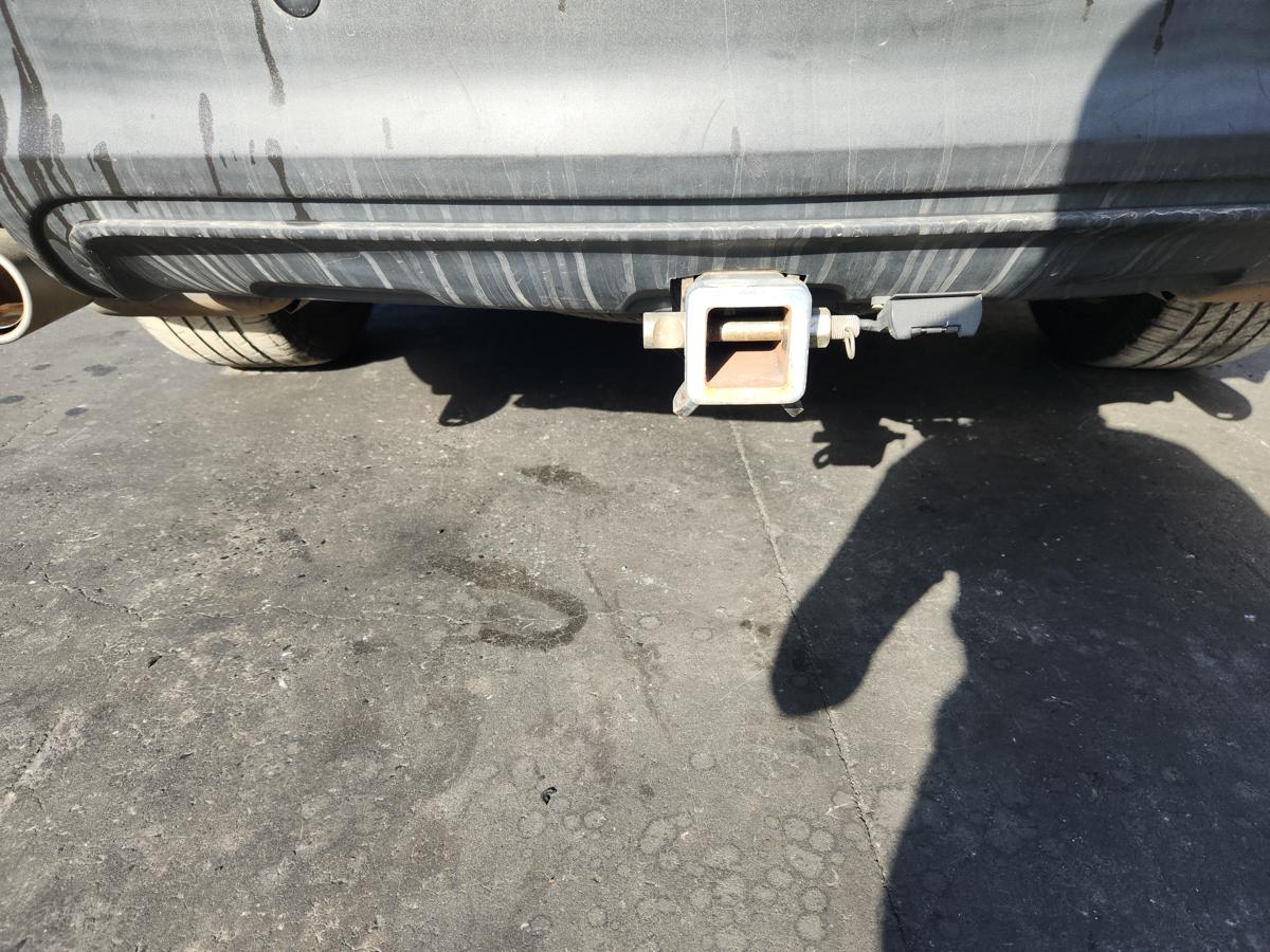 1000945059-Towbar