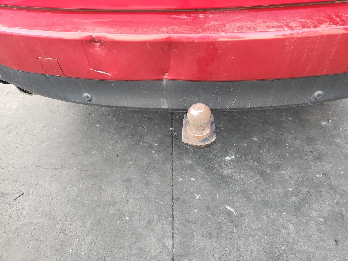 1000948212-Towbar
