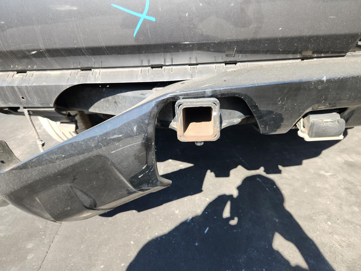 1000952490-Towbar