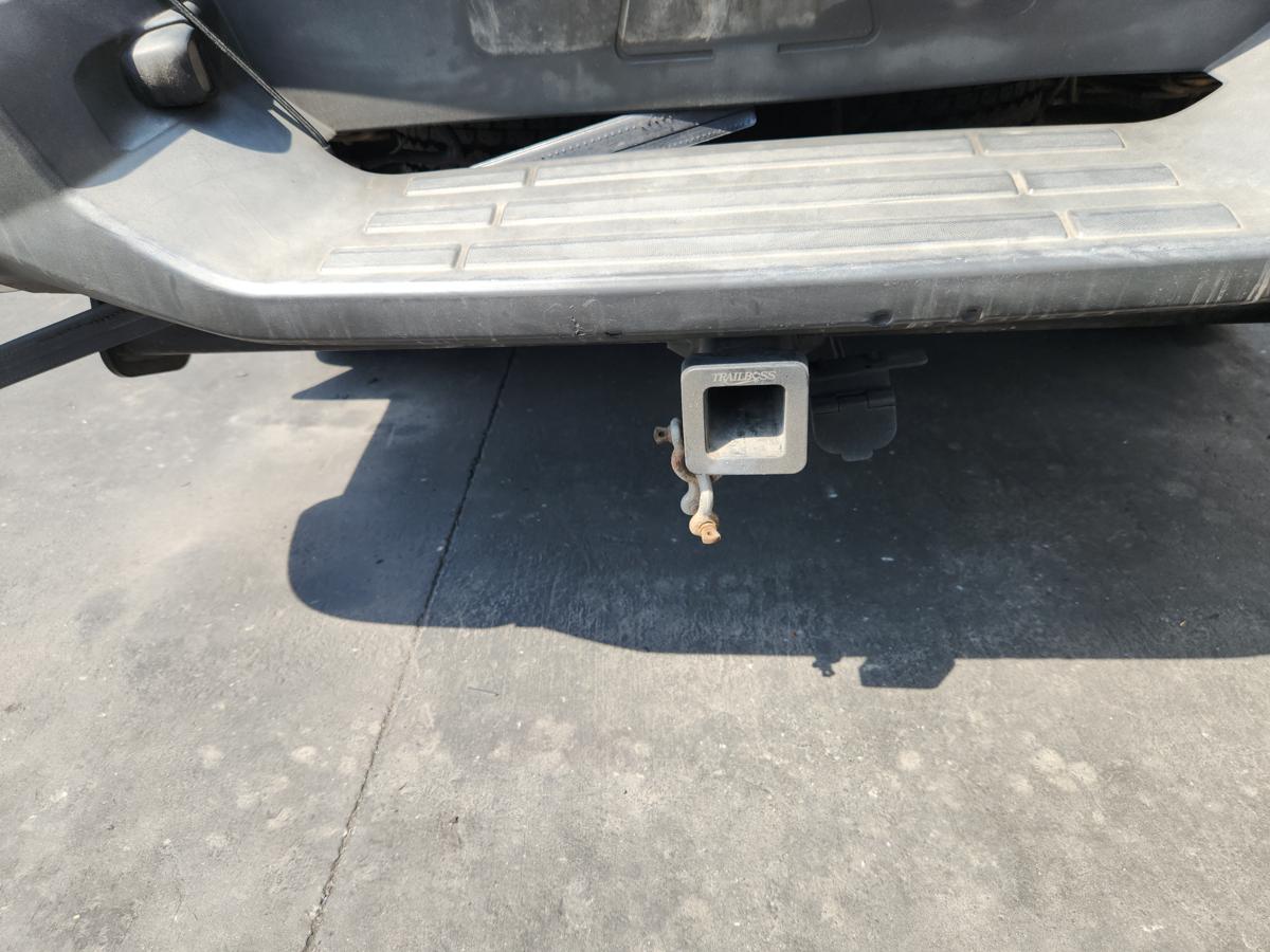 1000952874-Towbar
