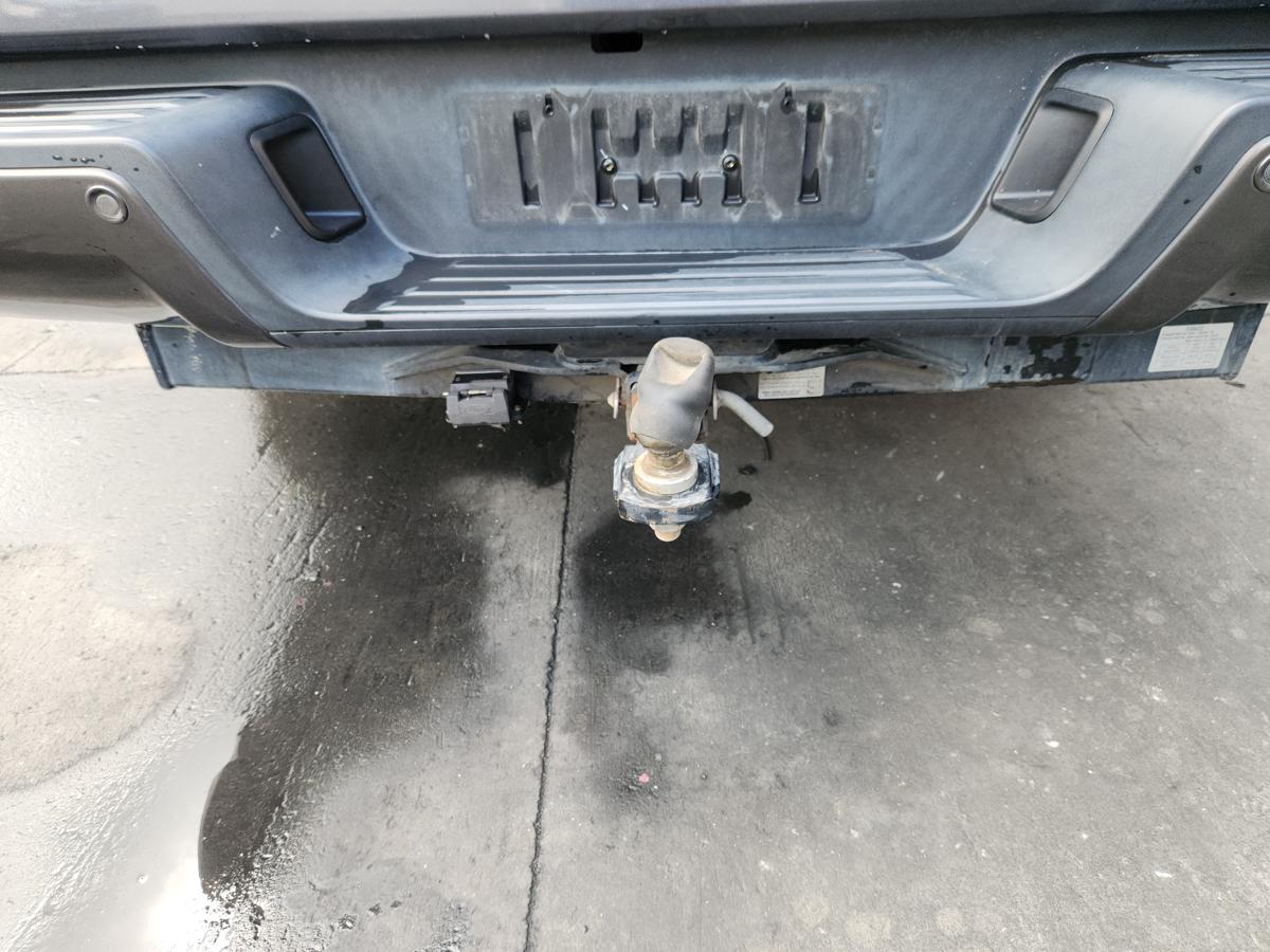 1000953212-Towbar