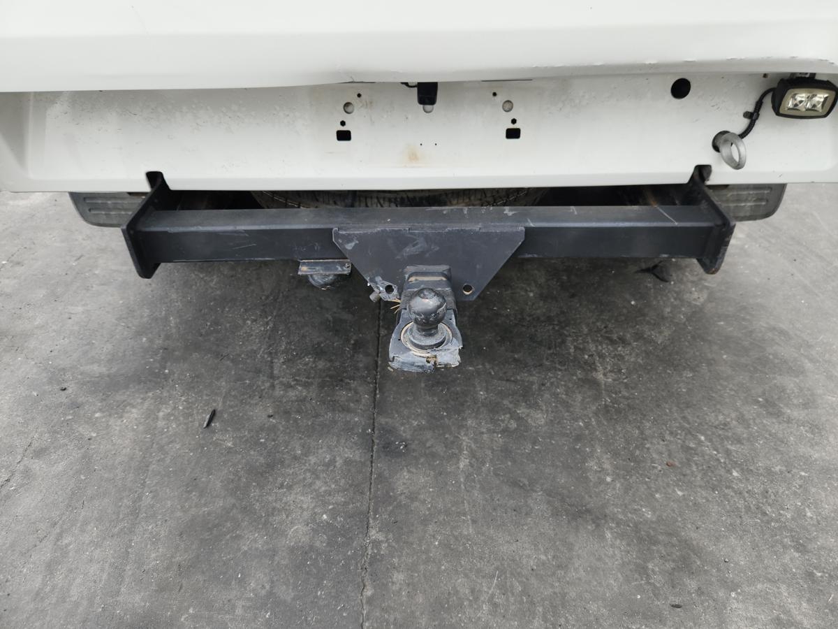 1000958587-Towbar