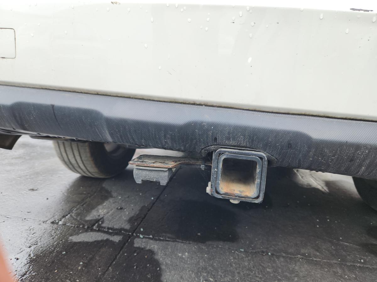 1000959016-Towbar
