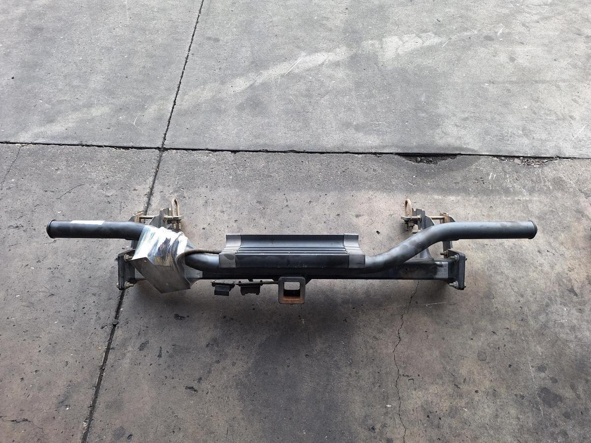 1000878529-Towbar Top