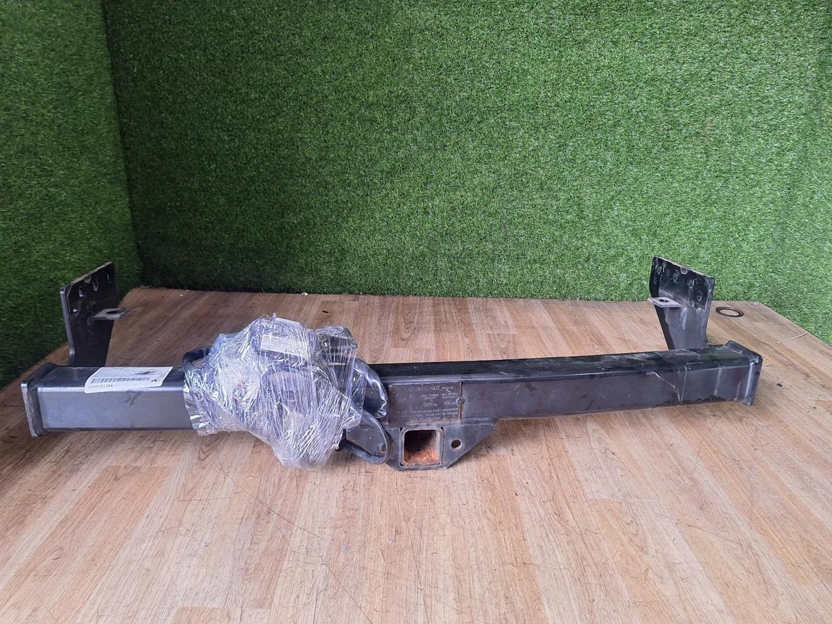 1000899560-Towbar Top