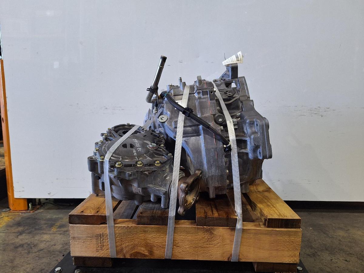 1000883550-Trans_Gearbox LHS