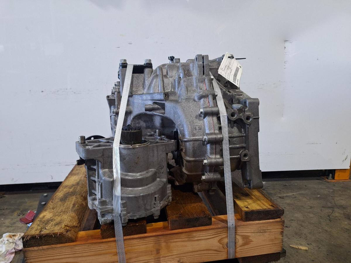 1000921875-Trans_Gearbox LHS