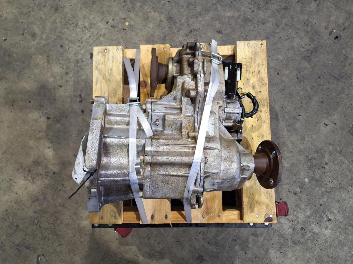 1000935727-Transfer Case Top