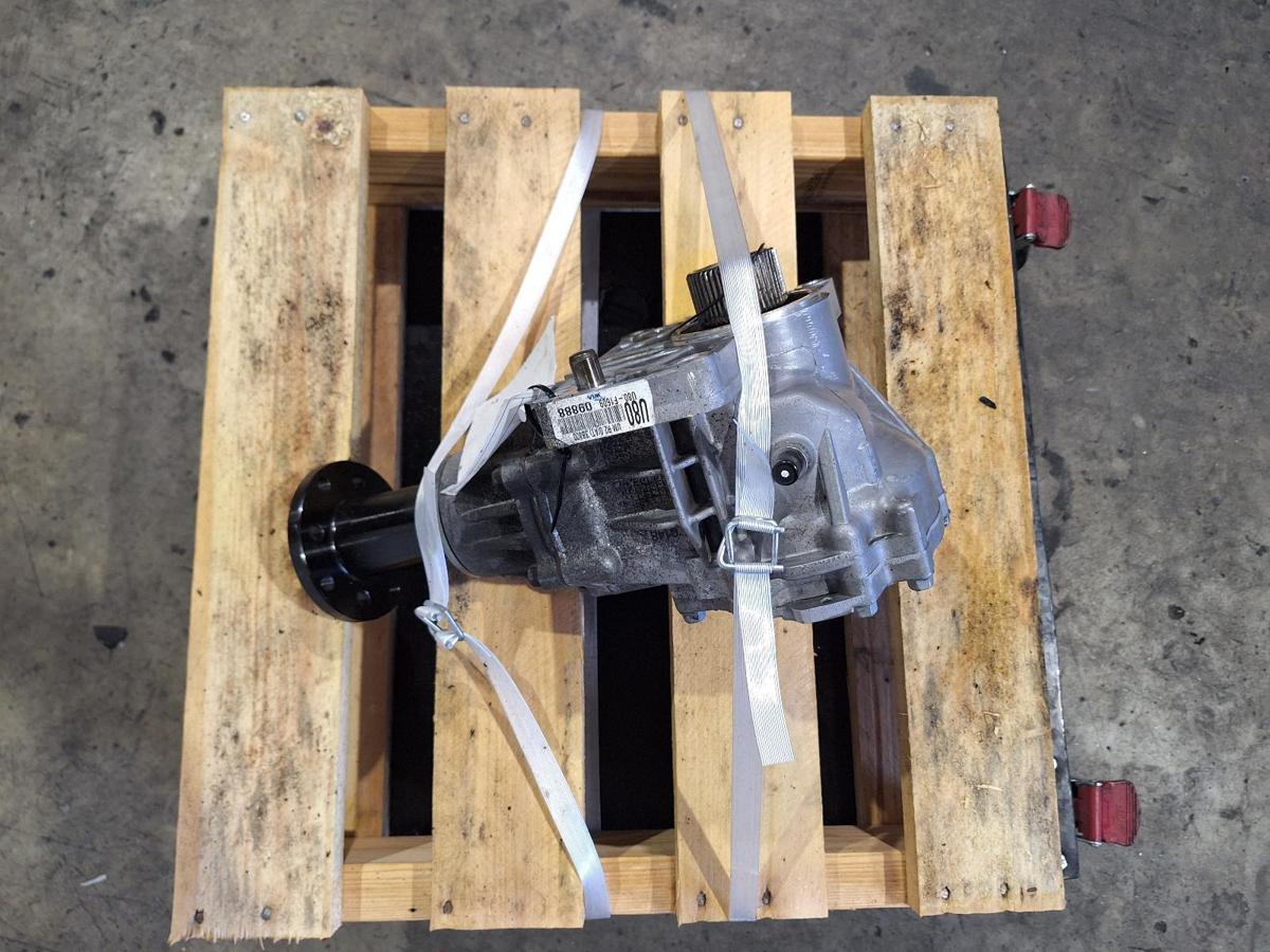 1000940790-Transfer Case Top