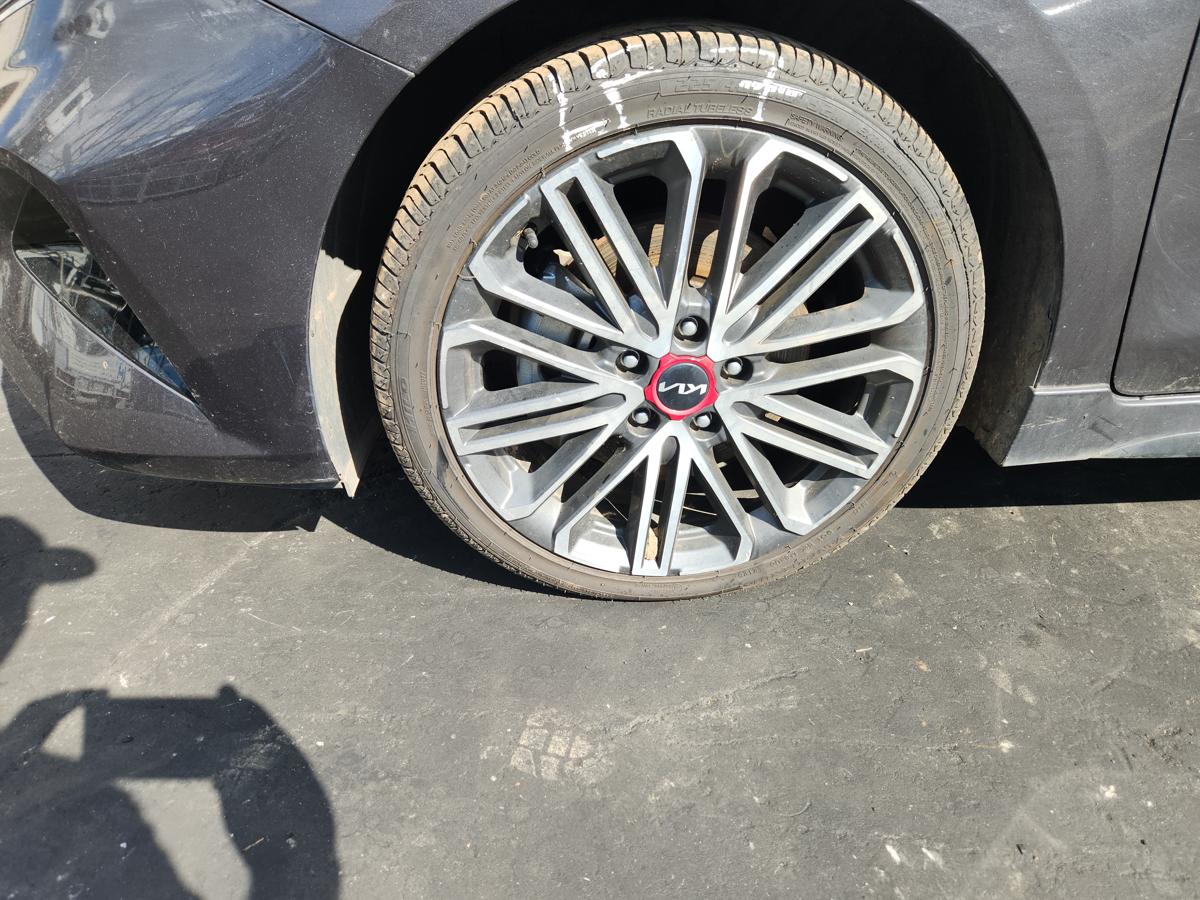 1000939464-Wheel Alloy Left Front