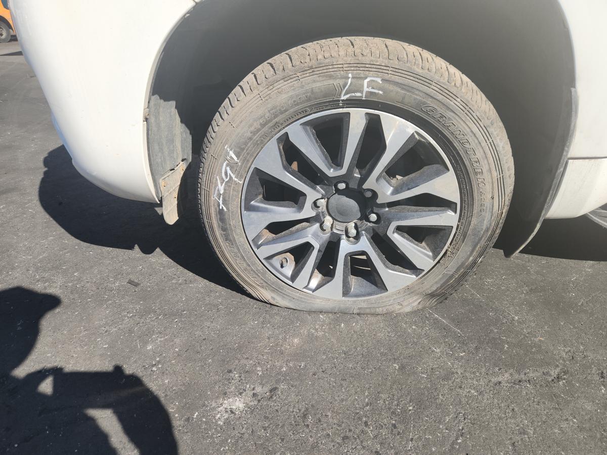 1000940042-Wheel Alloy Left Front