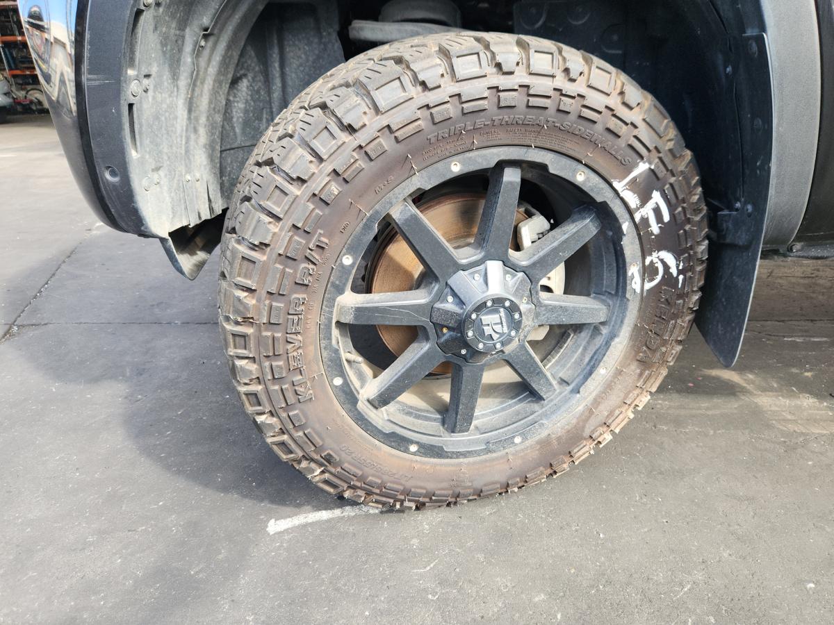 1000911672-Wheel Alloy Left Front