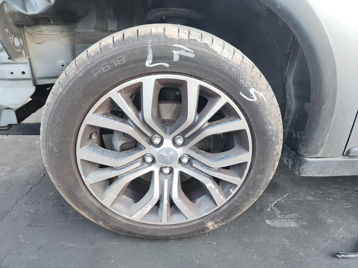 1000930470-Wheel Alloy Left Front