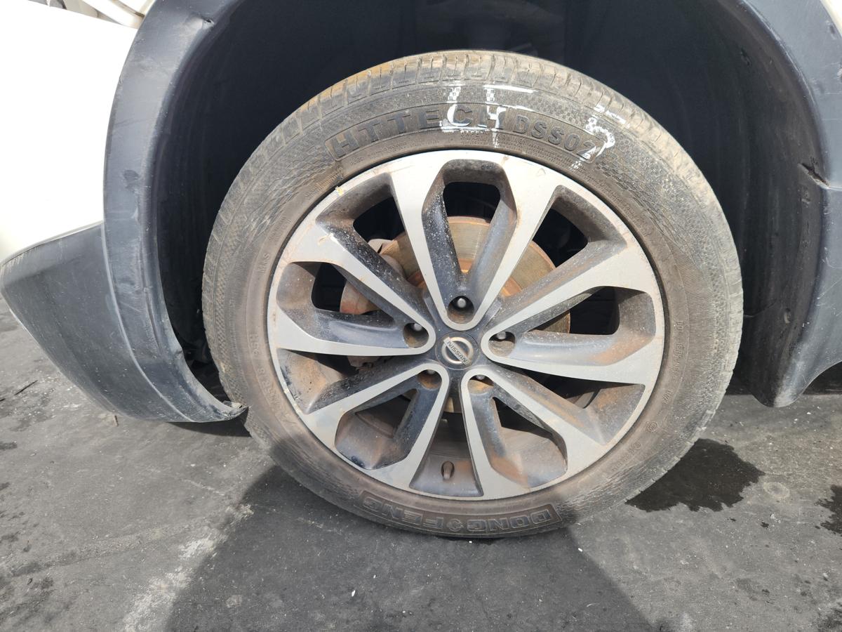 1000935128-Wheel Alloy Left Front