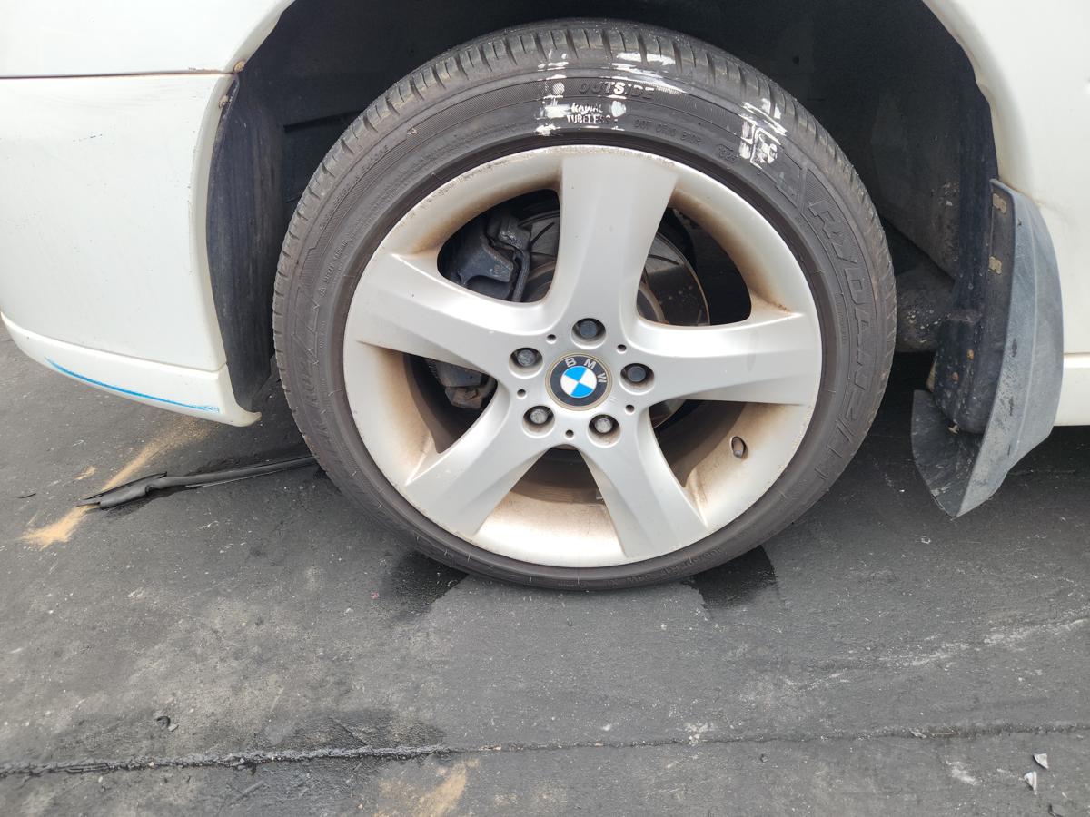 1000936555-Wheel Alloy Left Front