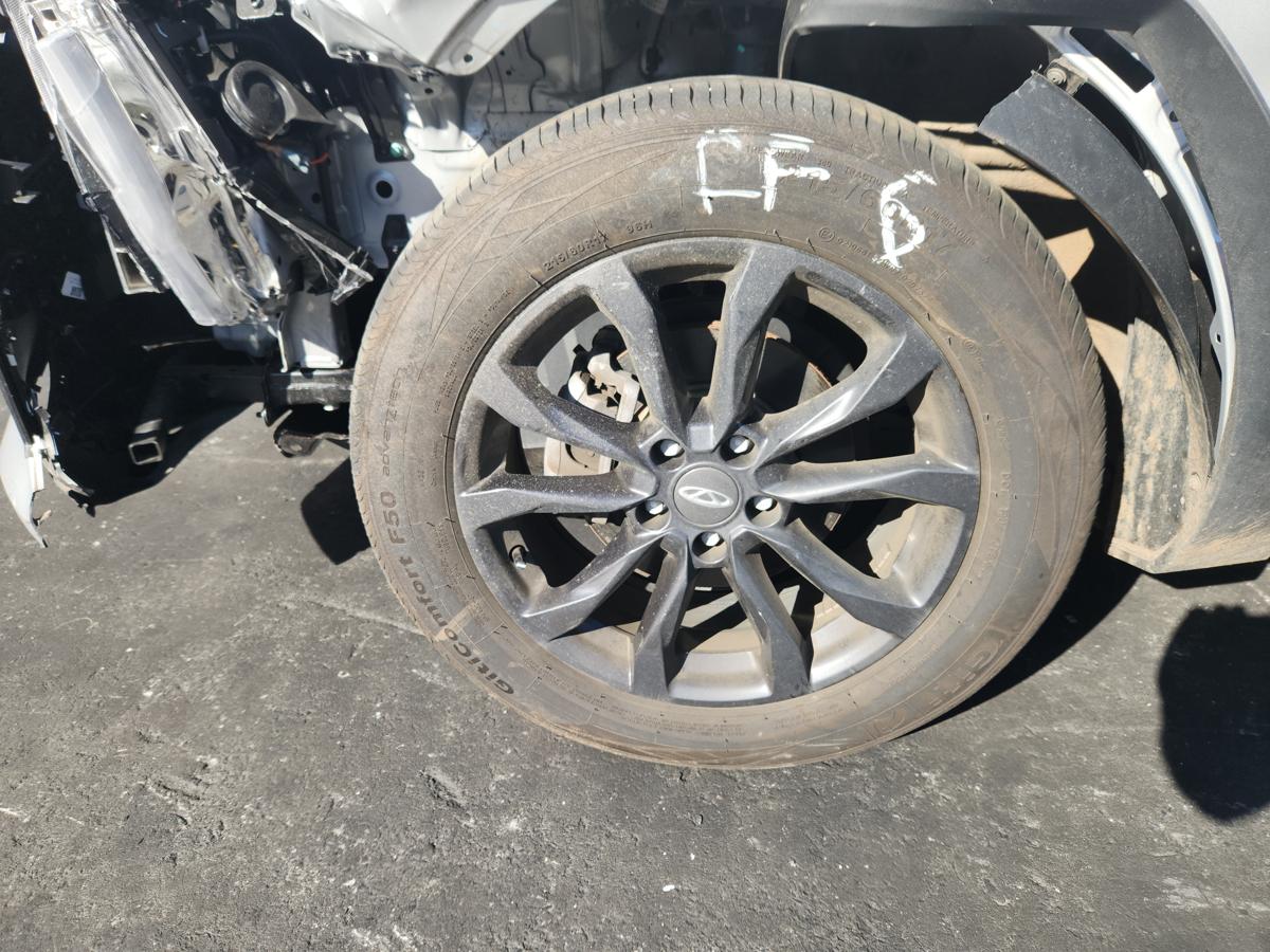 1000943867-Wheel Alloy Left Front
