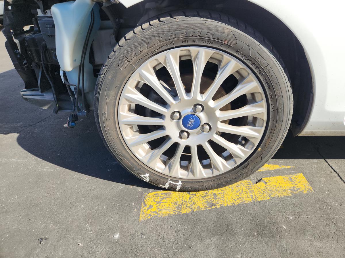 1000944231-Wheel Alloy Left Front