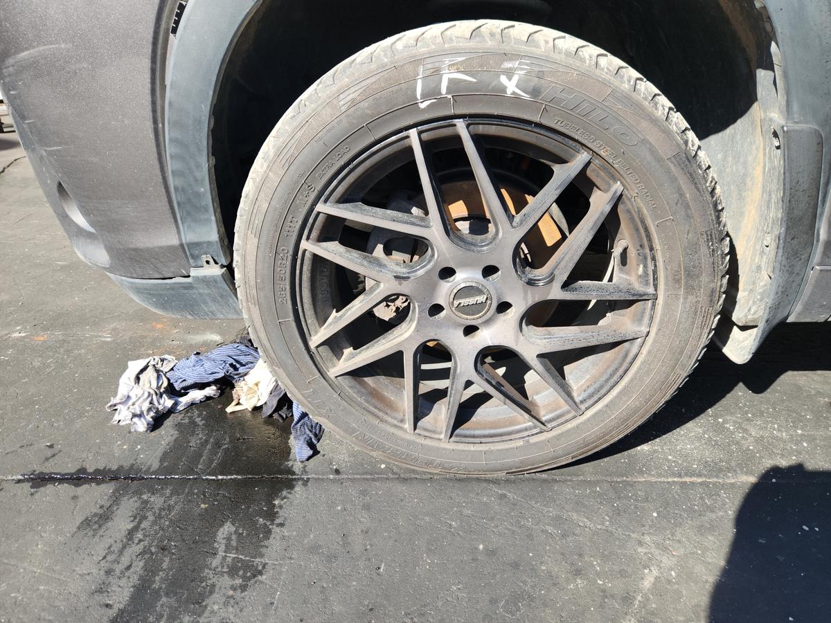 1000944515-Wheel Alloy Left Front