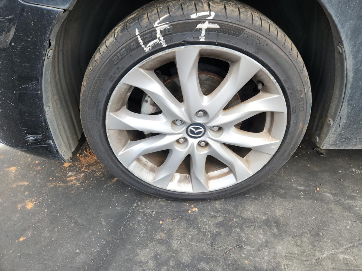 1000945889-Wheel Alloy Left Front