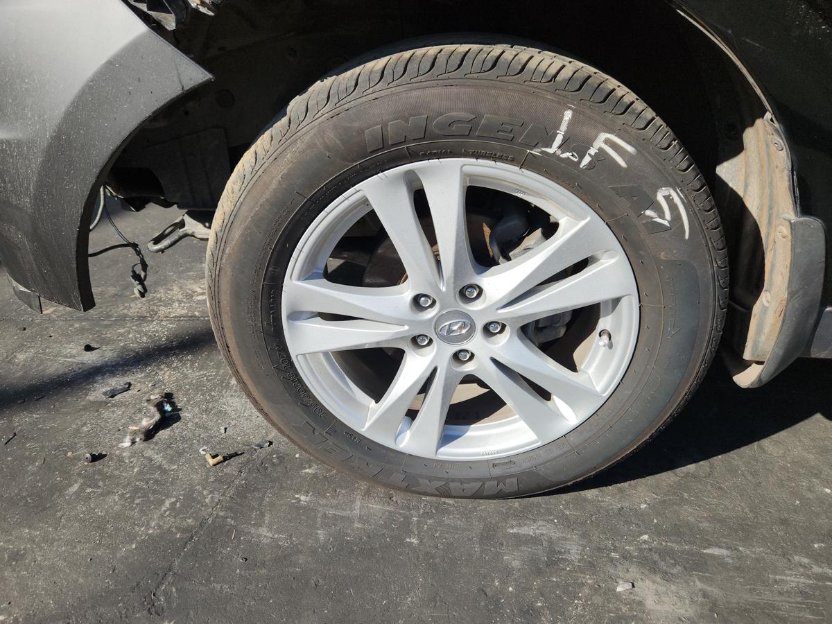 1000950707-Wheel Alloy Left Front