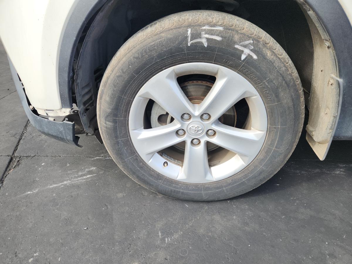 1000949877-Wheel Alloy Left Front