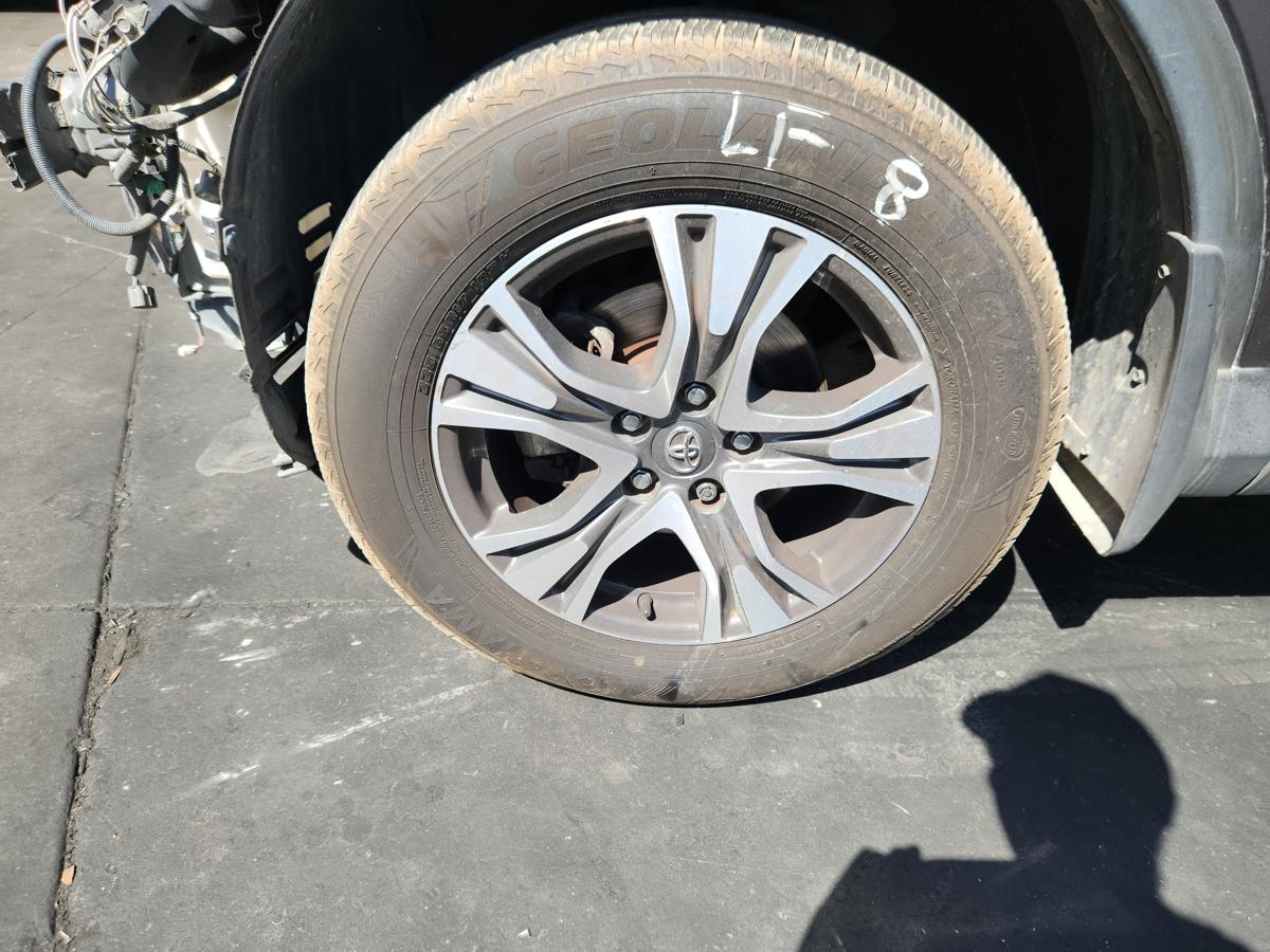 1000950042-Wheel Alloy Left Front