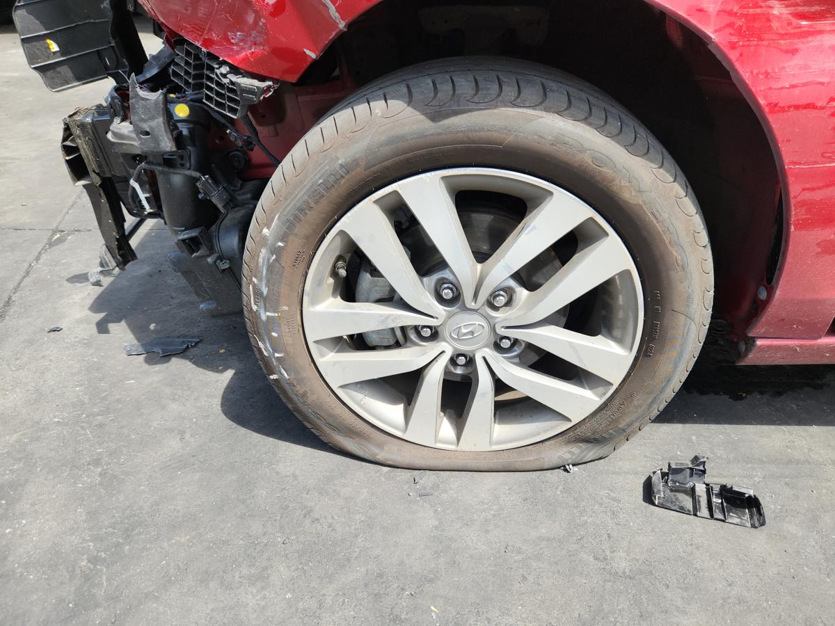 1000954721-Wheel Alloy Left Front