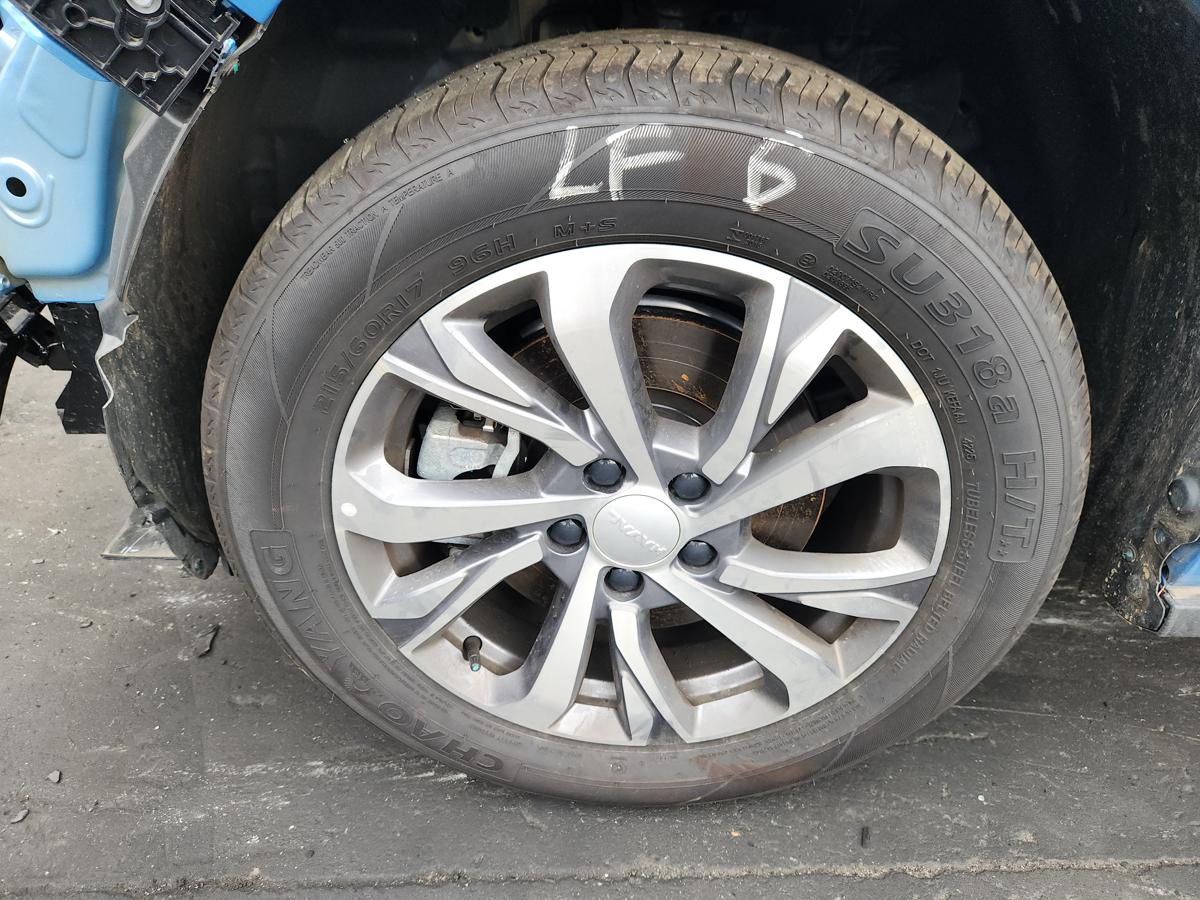 1000955447-Wheel Alloy Left Front