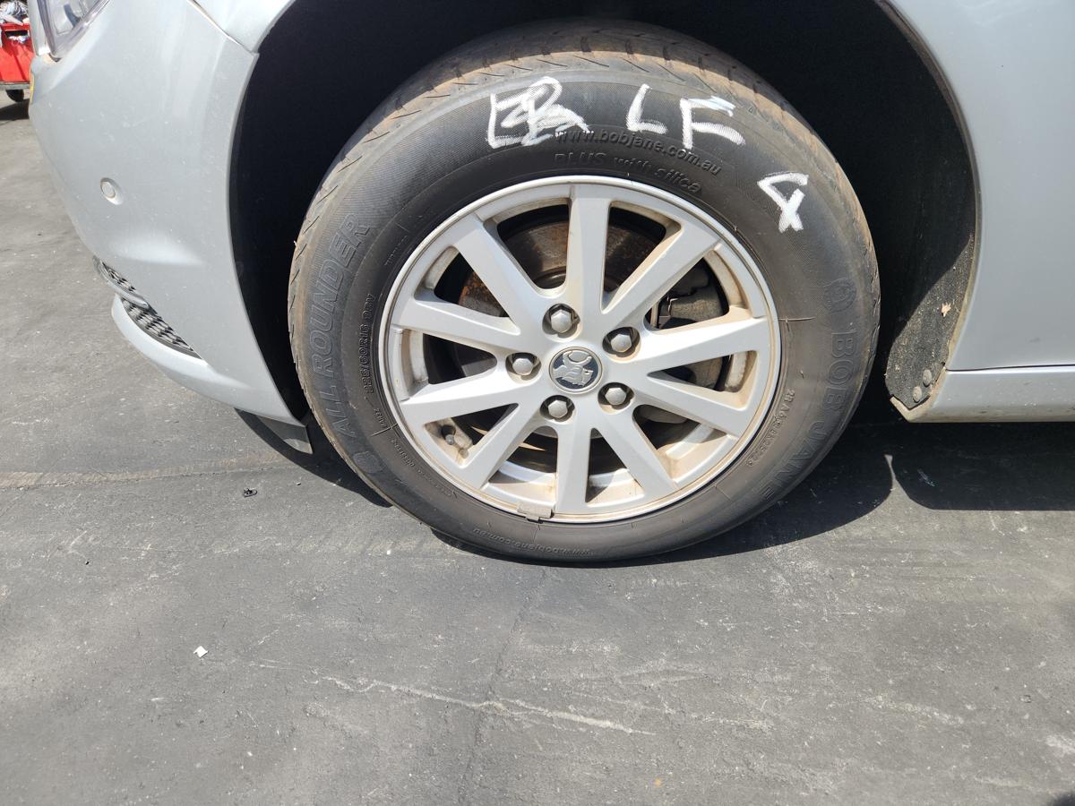 1000956304-Wheel Alloy Left Front