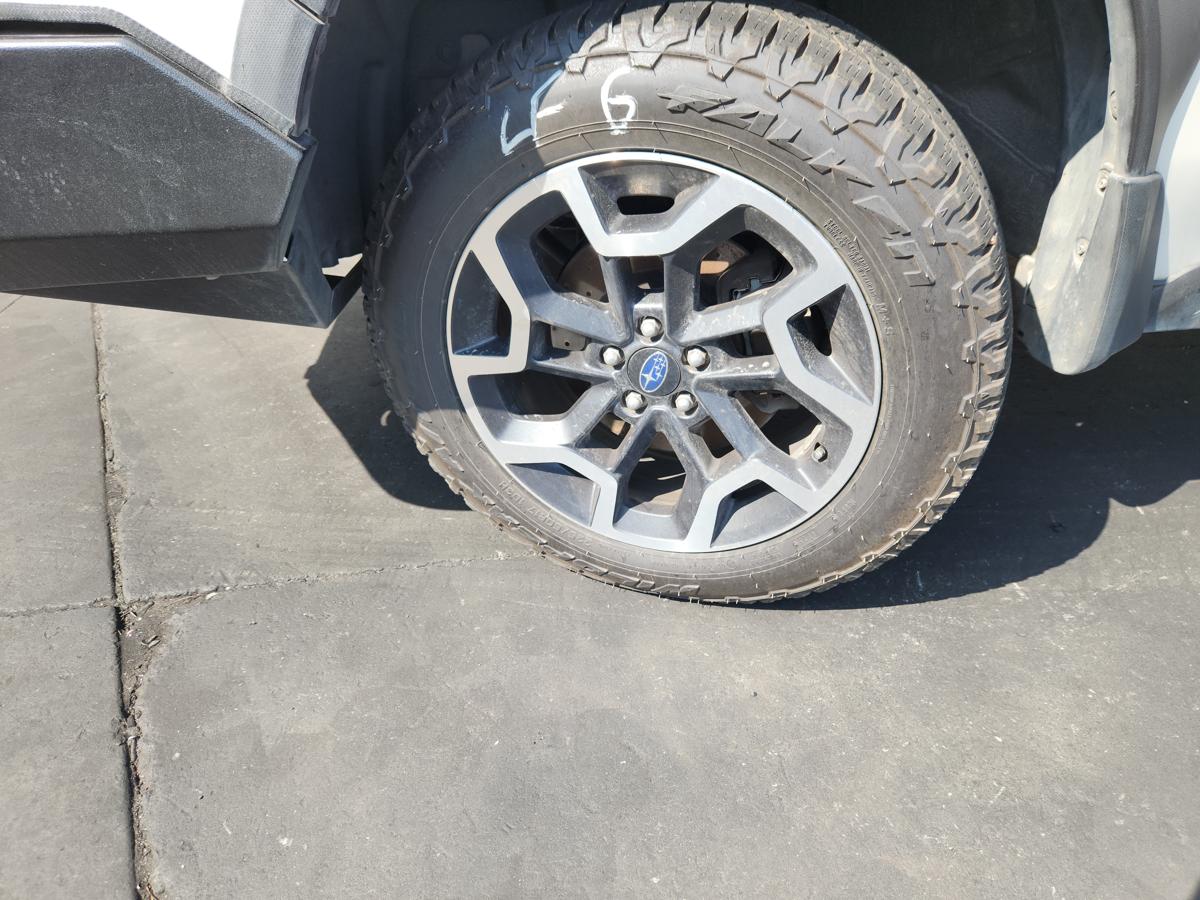 1000956024-Wheel Alloy Left Front