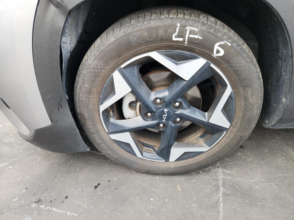 1000956551-Wheel Alloy Left Front