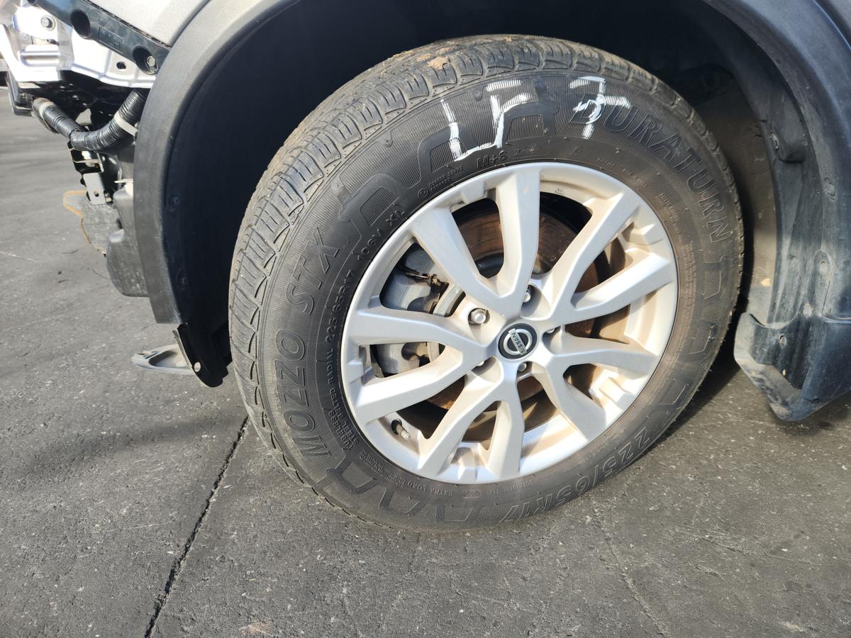 1000933930-Wheel Alloy Left Front