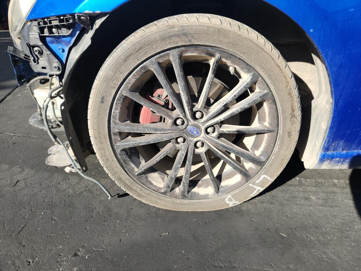 1000933813-Wheel Alloy Left Front