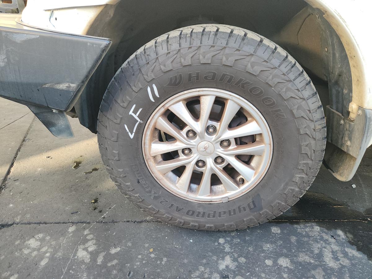 1000935566-Wheel Alloy Left Front