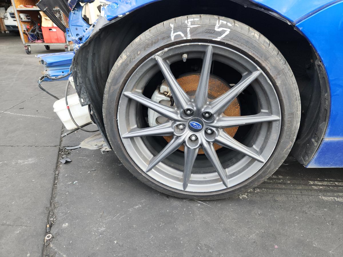 1000938610-Wheel Alloy Left Front
