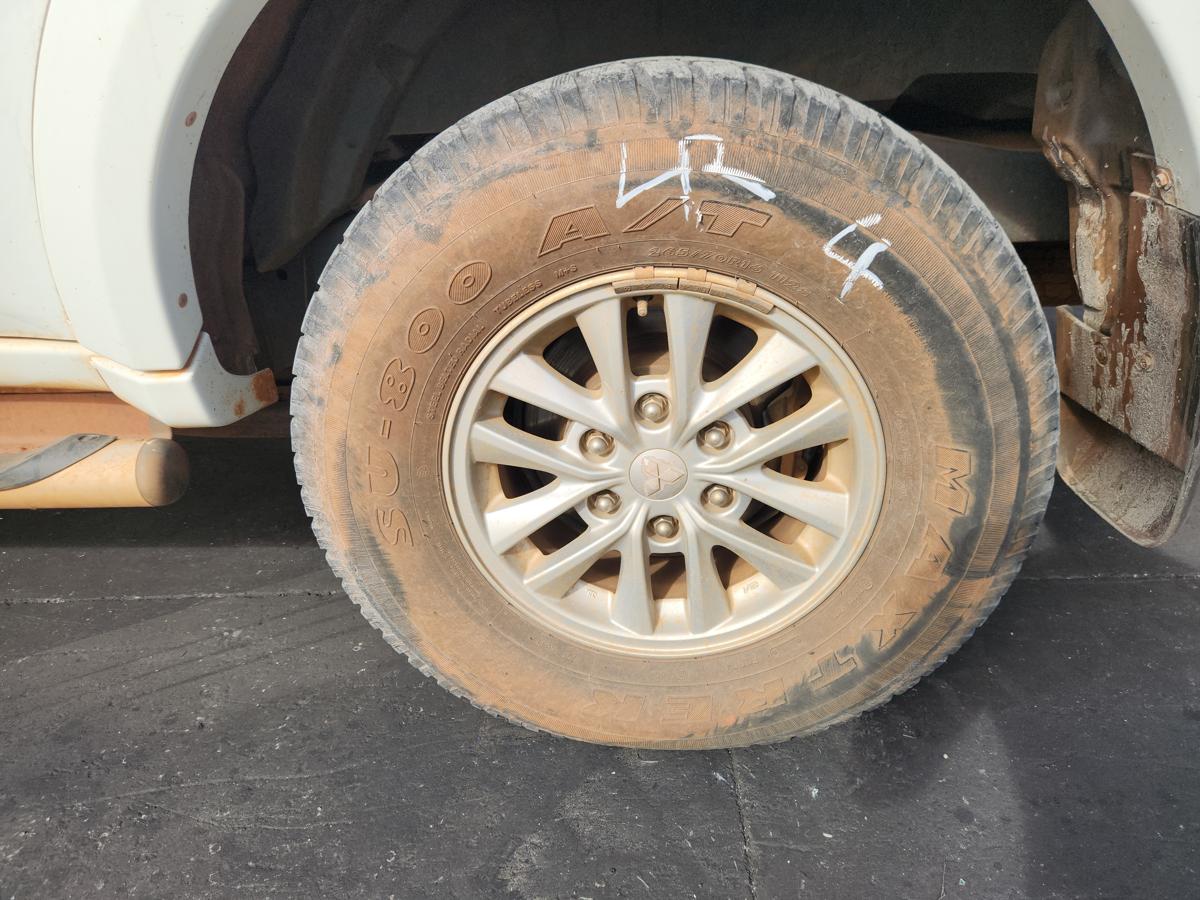 1000938899-Wheel Alloy Left Rear
