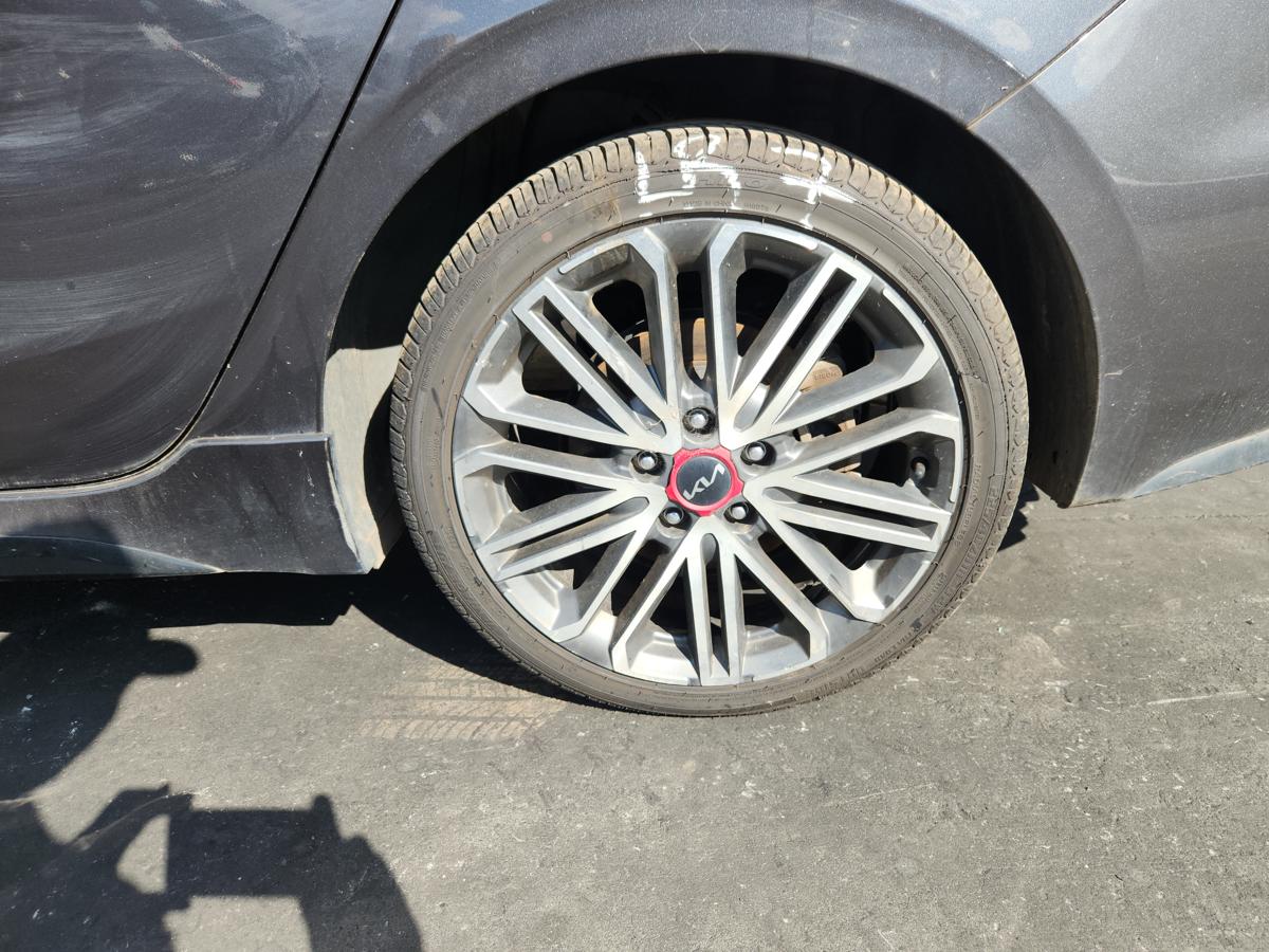 1000939465-Wheel Alloy Left Rear