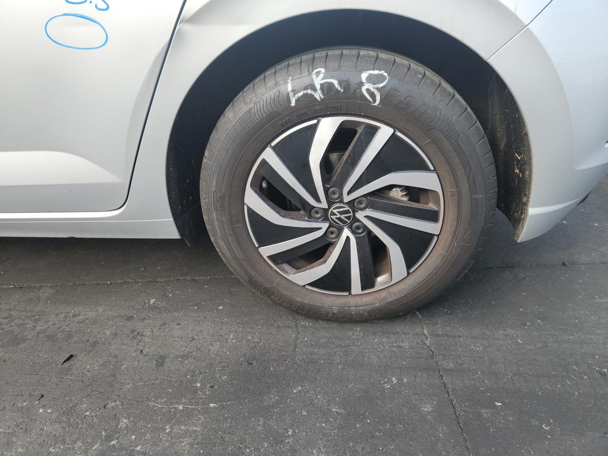 1000940902-Wheel Alloy Left Rear