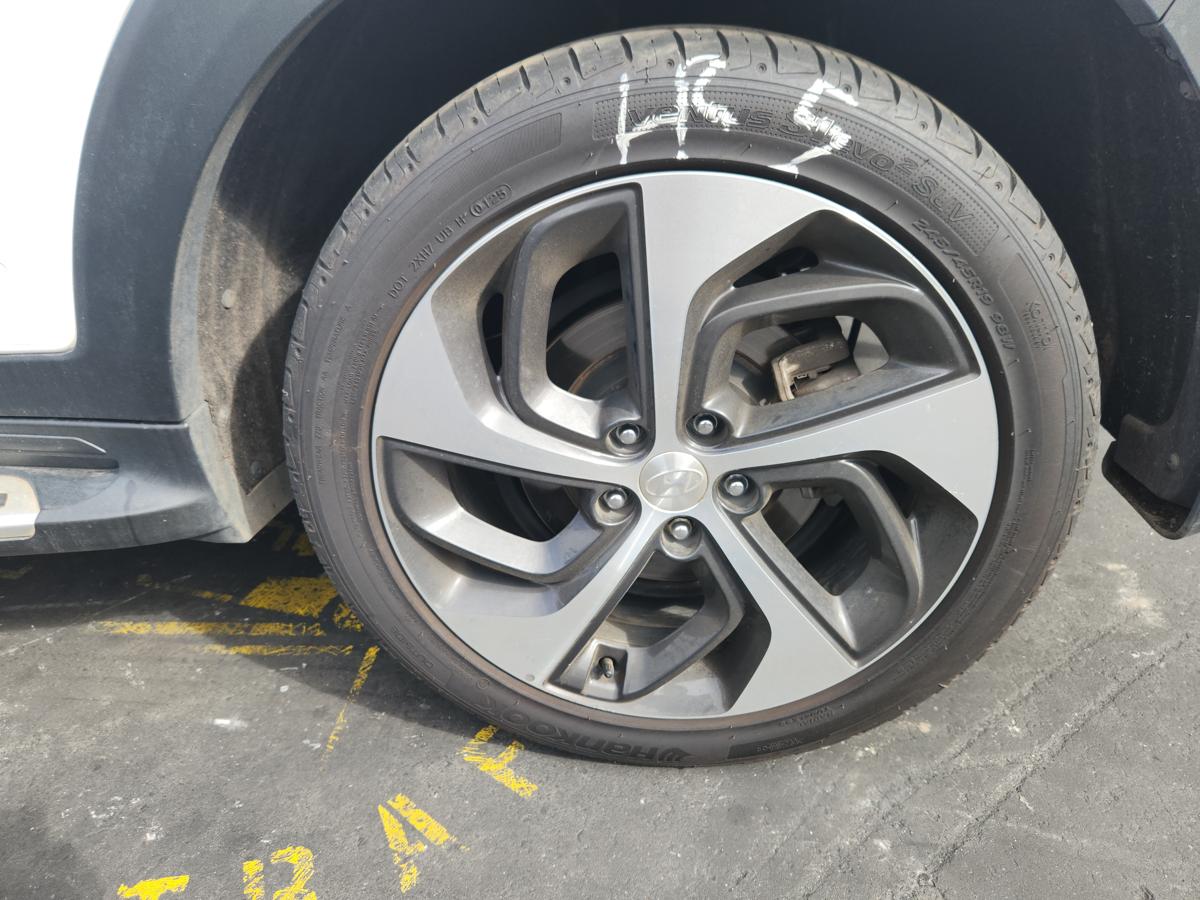 1000943744-Wheel Alloy Left Rear