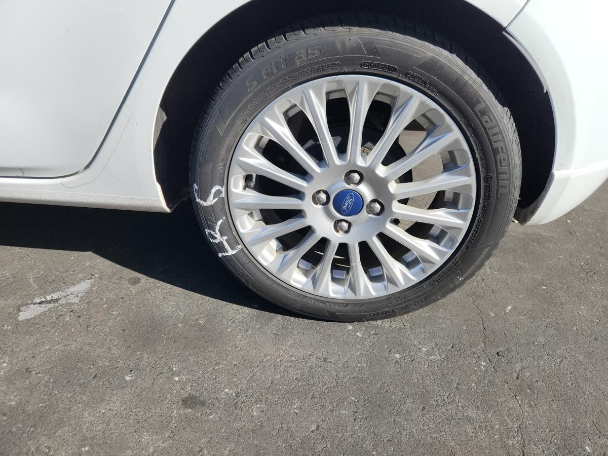 1000944232-Wheel Alloy Left Rear