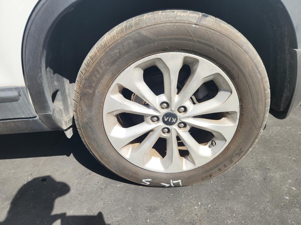 1000944390-Wheel Alloy Left Rear
