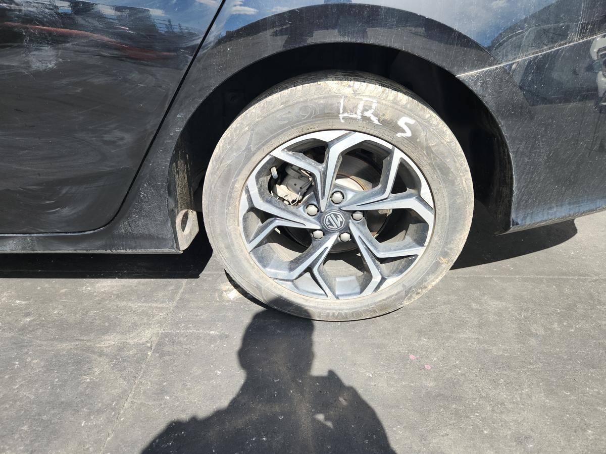 1000944682-Wheel Alloy Left Rear