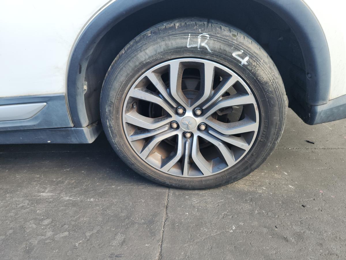 1000948758-Wheel Alloy Left Rear