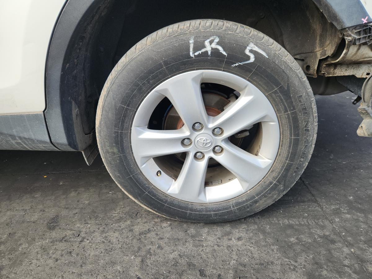 1000949878-Wheel Alloy Left Rear