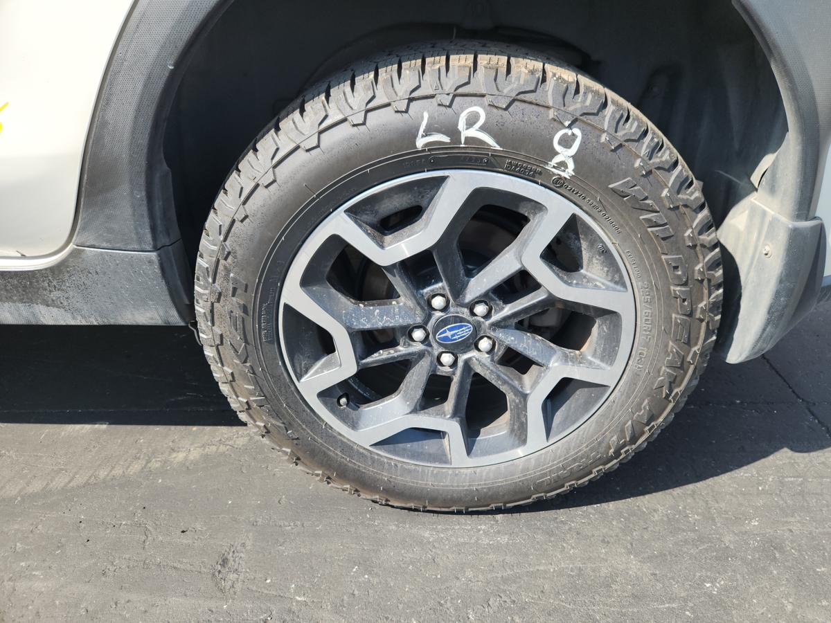 1000956025-Wheel Alloy Left Rear