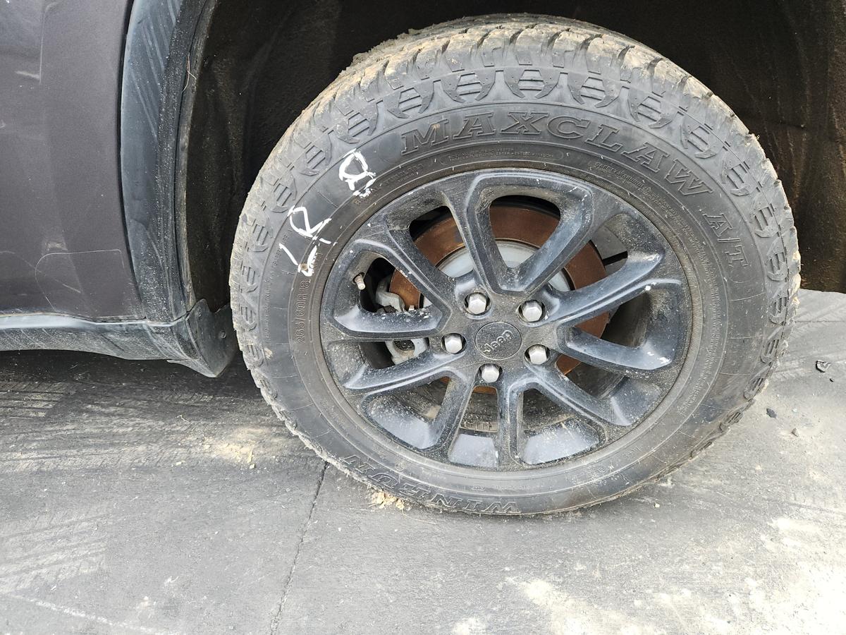 1000957887-Wheel Alloy Left Rear